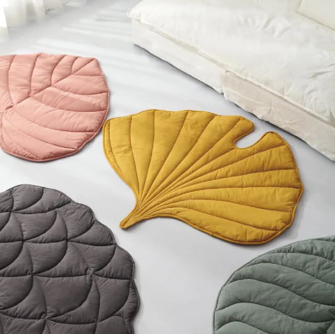 Leaf Shape Pets Blanket - thedealzninja
